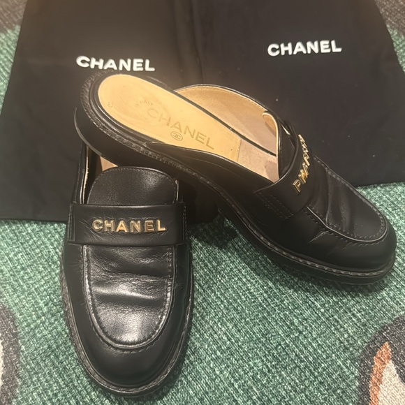 Chanel x Pharrell Mules - Limited Edition - Picture 3 of 4